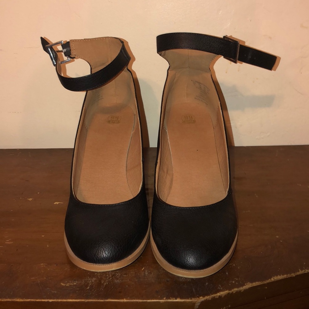 Preloved chunky heel shoes